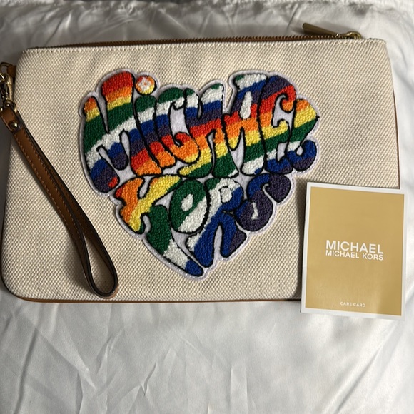 EUC-Micheal Kors Large Rainbow Pride Heart Logo Canvas Zip Pouch. Natural - Picture 3 of 9